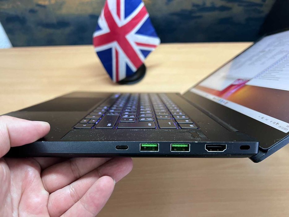 Razer Blade 15 15.6"IPS FHD 144Hz i7-10750H 16/512Gb GTX 1660Ti 6Gb