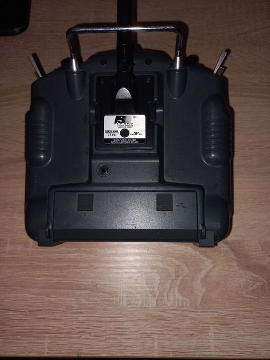 Продам аппаратуру управления самолётом на радиоуправлении