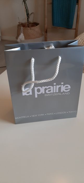 Saco papel prateado La Prairie