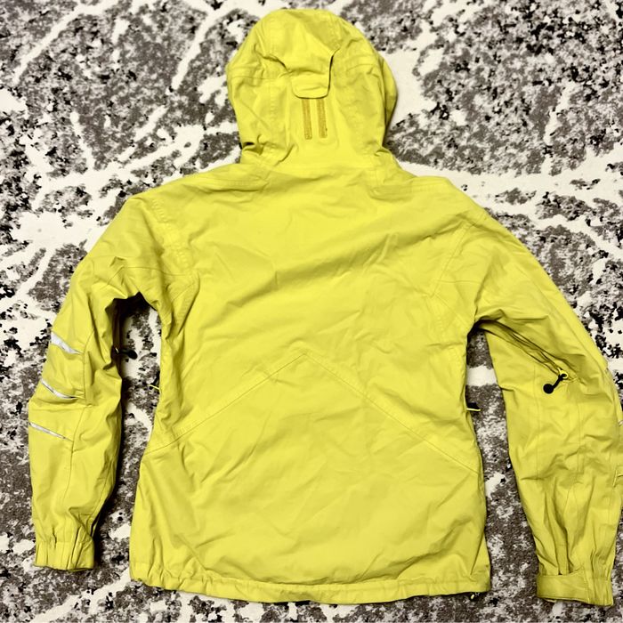 Продам лижну жіночу куртку zimtstern