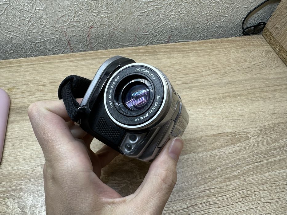 Продам видеокамеру JVC GZ-MG20E - HDD 20 Gb