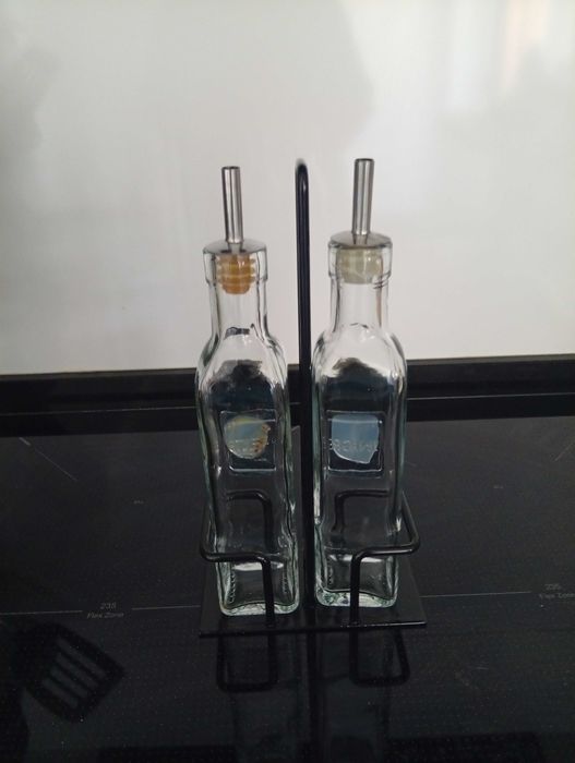 Galheteiro de 2 frascos, base retangular preta