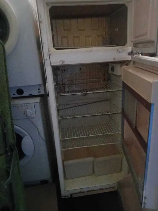 Холодильник Минск 2х камерный продам