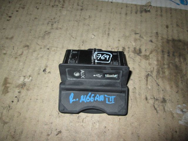 Módulo USB / AUX / IPOD RENAULT Megane III (BZ0_)