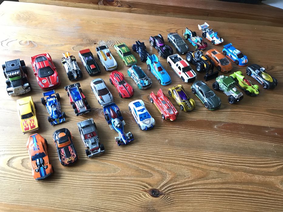 Hotwheels - 34 samochodziki