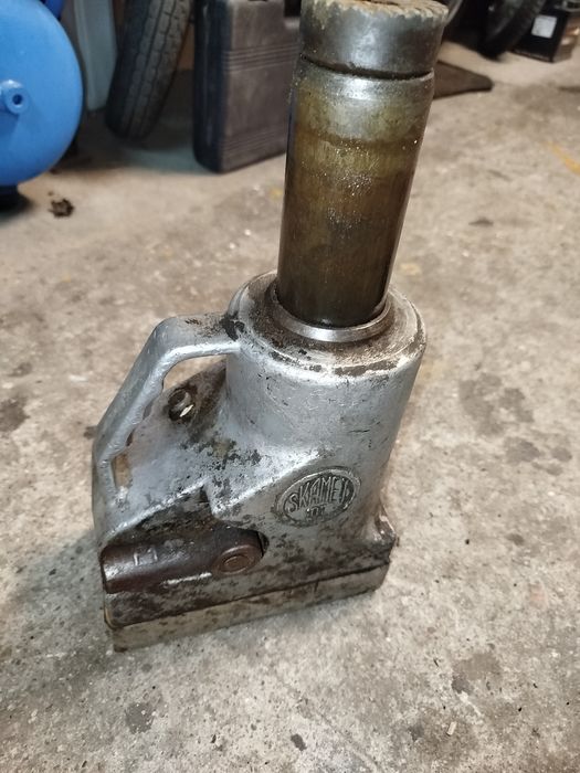 Podnośnik hydrauliczny Skamet 10t PRL