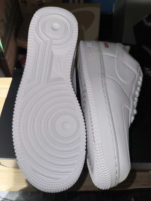 Nike Air Force 1 Low Supreme White r.41