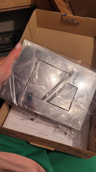 Przycisk spłukujący do spłuczki Saint chrom połysk