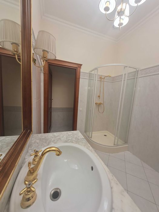 Офис с генератором в БЦ, шикарный офисный блок 340 м2. Подол