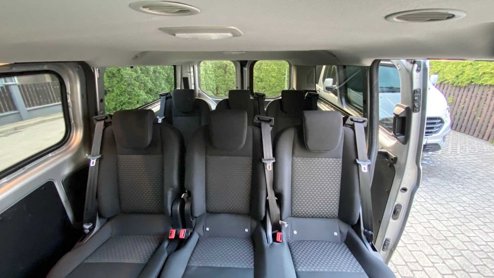 Wynajem BUSA, wynajem busów, automat, 9 os. + BOX Thule XXL