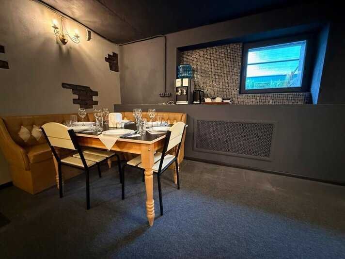 Баня на Бориспільській,19 (Рембаза)