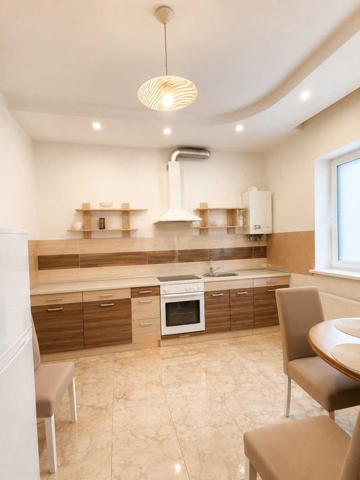 Продаж 2к квартири на Слов янці