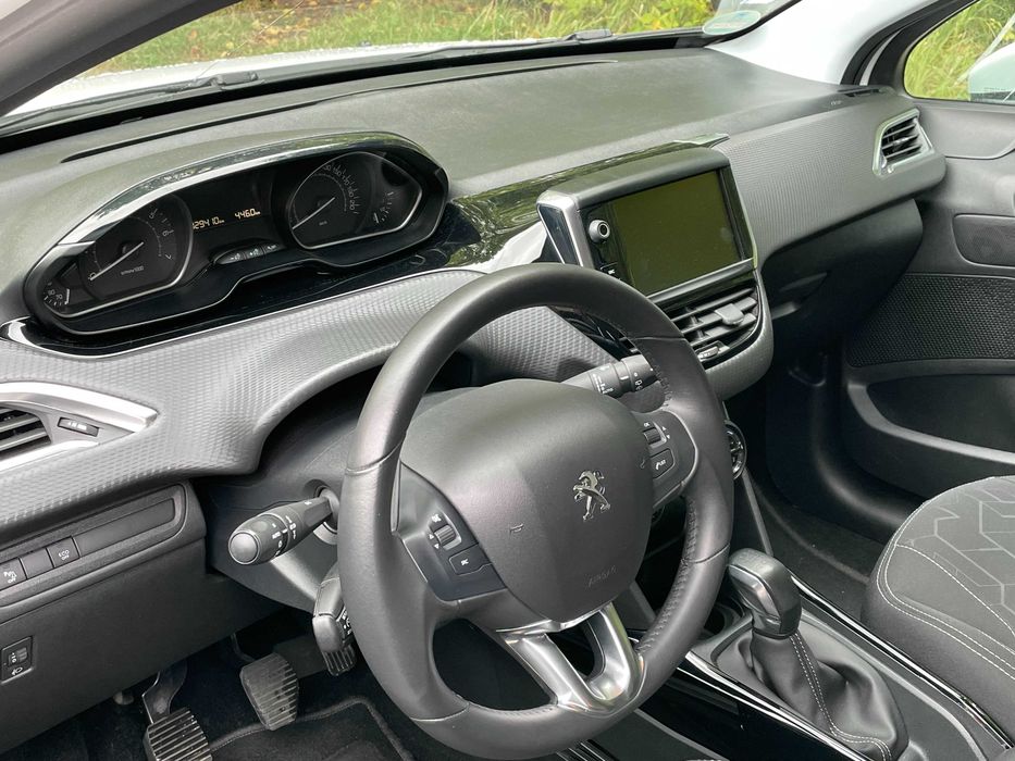 Peugeot 2008 Benzyna Niski Przebieg