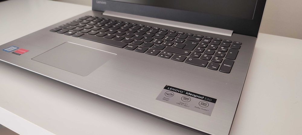 Lenovo Ideapad 330  Intel Core i5-8250U/8 GB/224GB SSD/15.6" + OFERTA