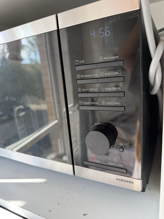 Micro-ondas Samsung com Grill