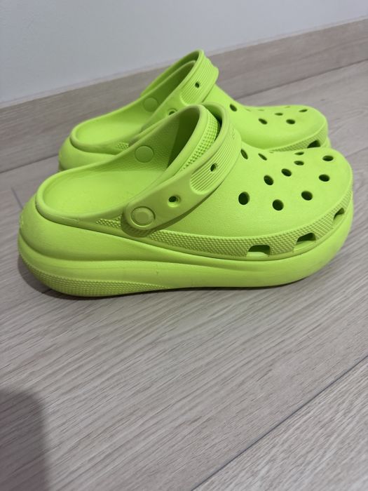 Crocs neonowy kolor