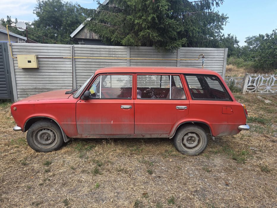 Автомобіль Ваз 2102