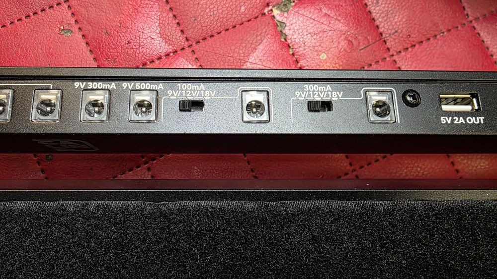 Pedalboard gitarowy z zasilaczem i torbą Caline CB102A