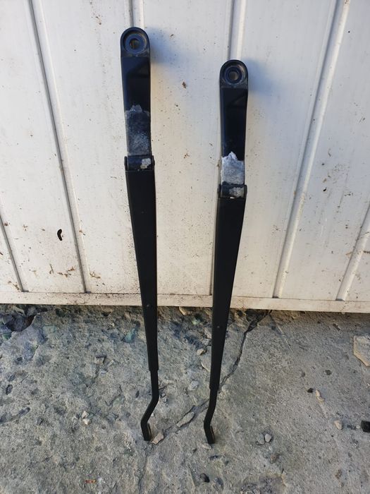 Продам поводки (рычаги) передних стеклоочистителей Тойота Прадо 120