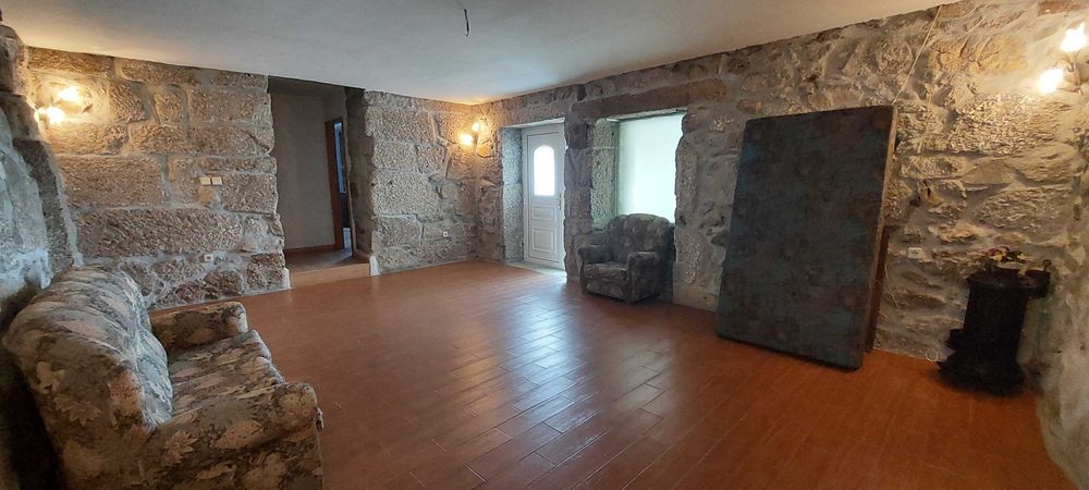 Quintinha Centenária em Pedra com 2.000 m² – Fonte Arcada, Póvoa de Lanhoso