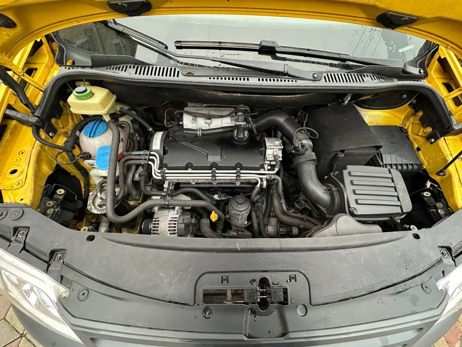 Розборка VW Caddy Мотор Коробка Капот Крило Двері Фара Дзеркало Фара