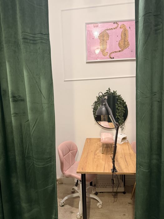 Stanowisko do manicure i pedicure