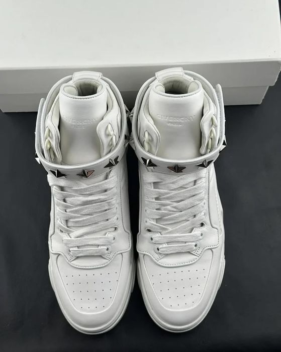 givenchy star strap tyson