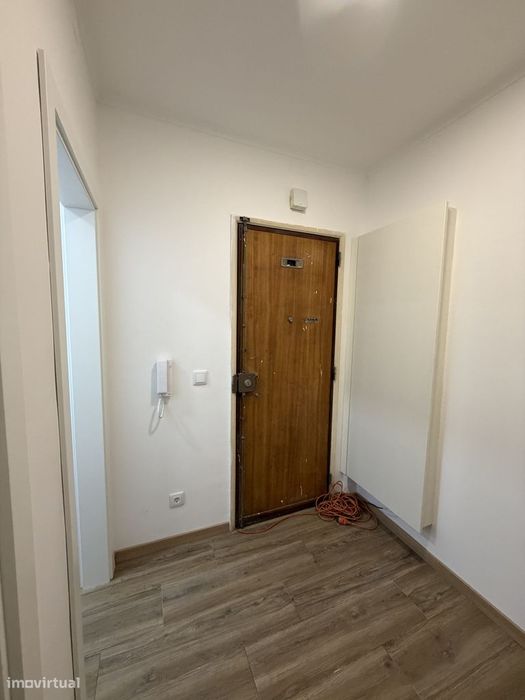 Apartamento De 54 M² Totalmente Remodelado A Estrear
