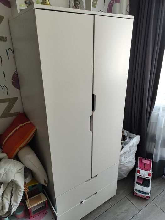 Ікеа меблі б/у дрох ярусне ліжко,шафа,комод,тумбочки ,стіл,крісло