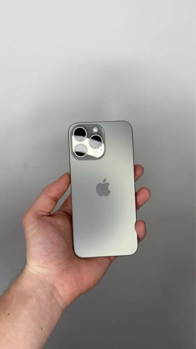 iPhone 15 pro    .