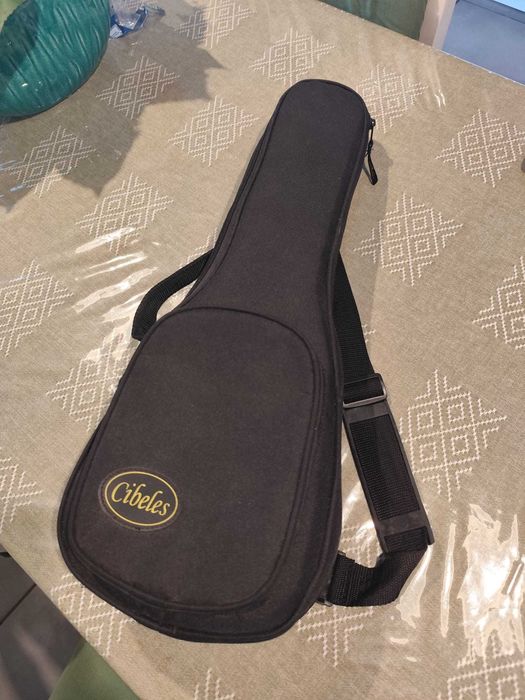 Ukulele Egmond + Capa de Transporte