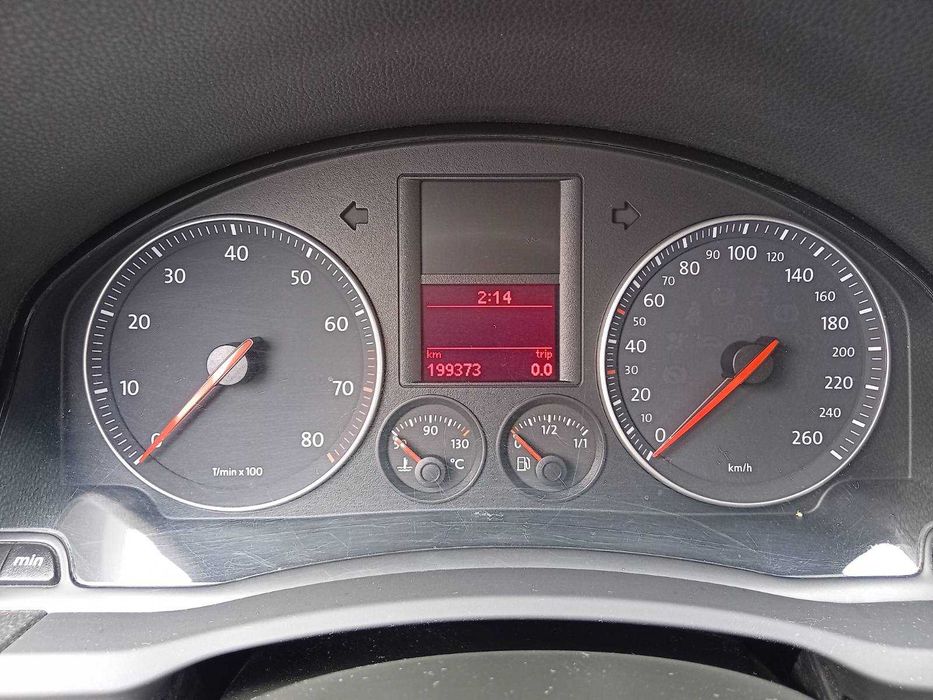 VW Golf 5 1.6 MPI безаварійний