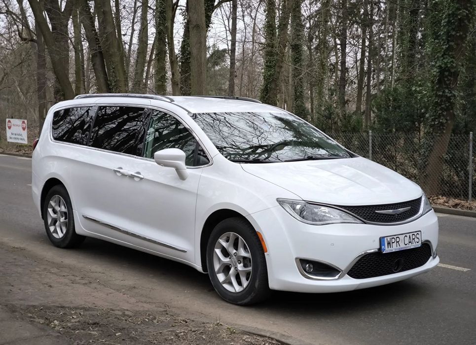 Chrysler Pacifica wersja 8 osobowa TV + DVD + radar, faktura VAT, leasing / kredyt