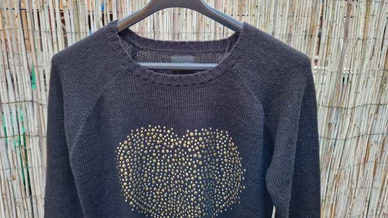 Reserved sweter sweterek czarny serce dżety modny 36/S