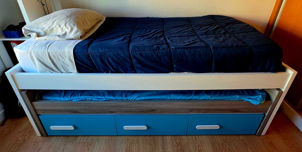 Cama dupla solteiro