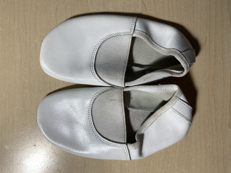 чешки дитячі білі