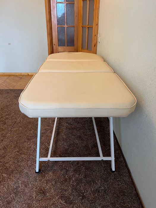 Косметологічний стіл