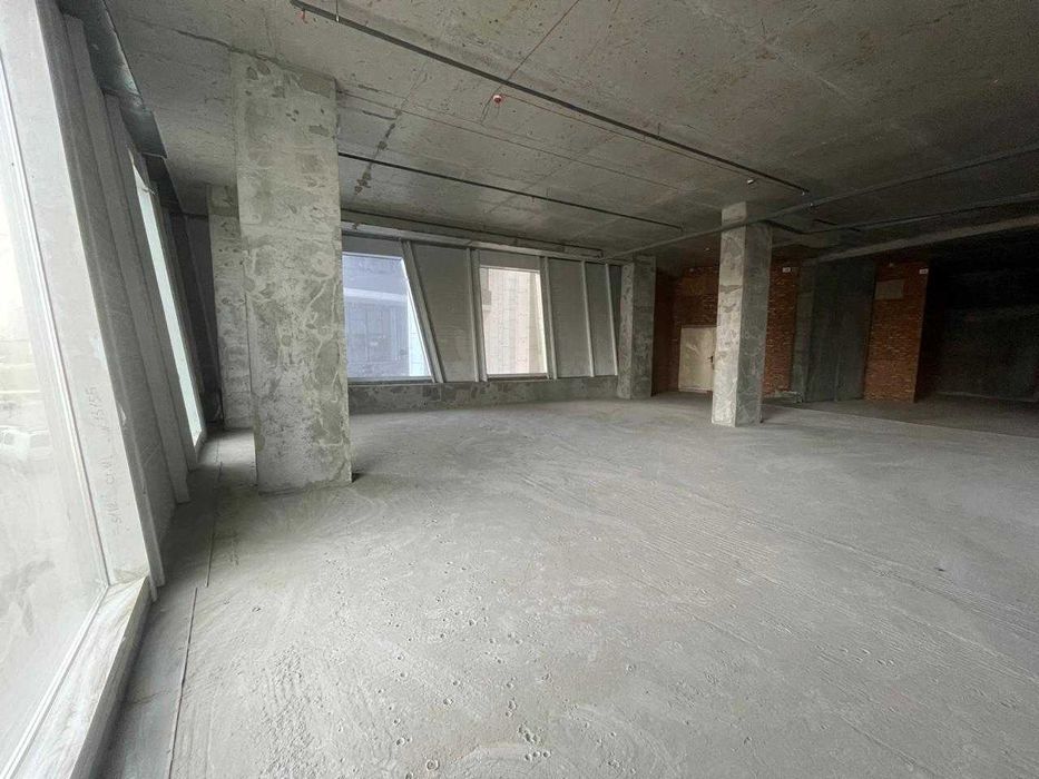 Оренда комерційного приміщення 362 м | ЖК Manhattan City | Без ремонту