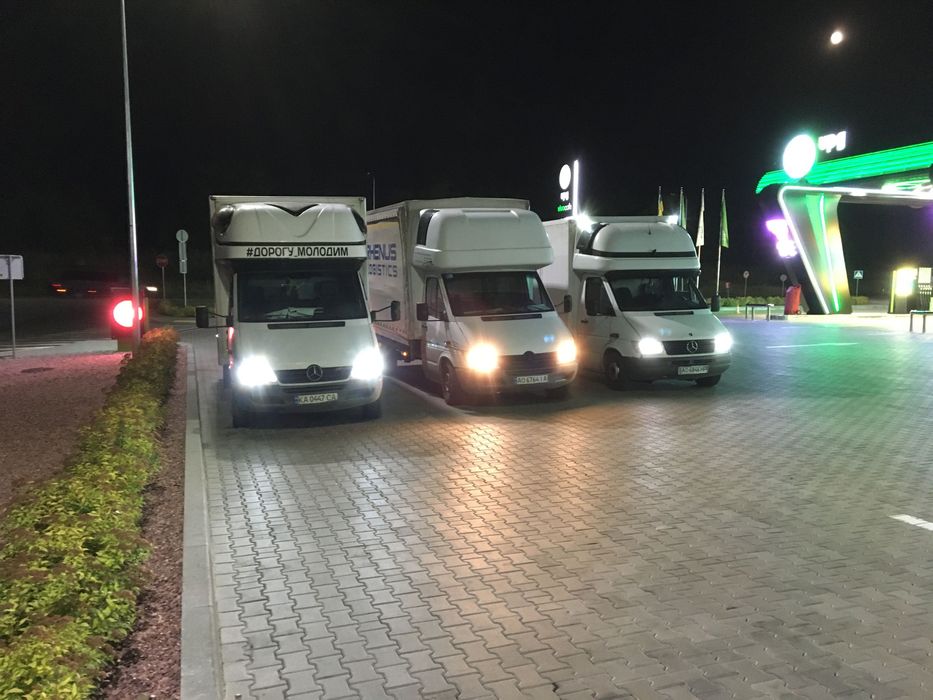 Послуги евакуатора 24/7 Вантажні перевезення до 4т