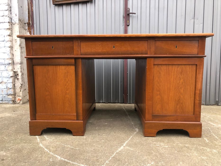 Zabytkowe biurko dębowe