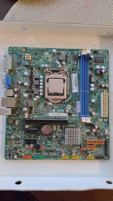 Материнська плата плюс процесор і5.