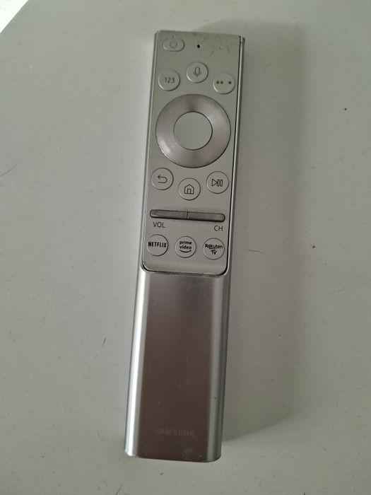 SmarTv samsung  de cor cinzenta sem nada apontar