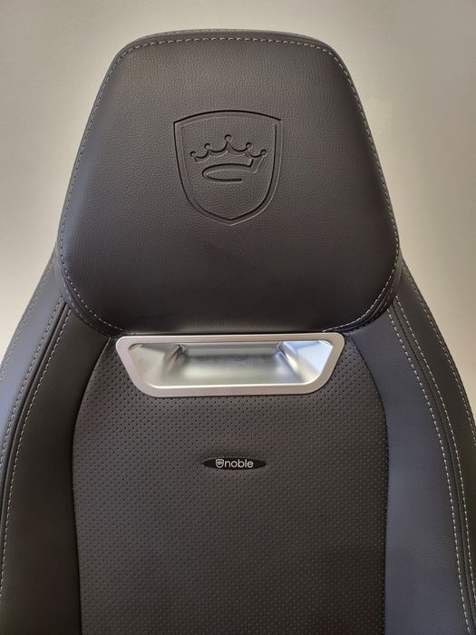 Cadeira Noblechairs  impecável
