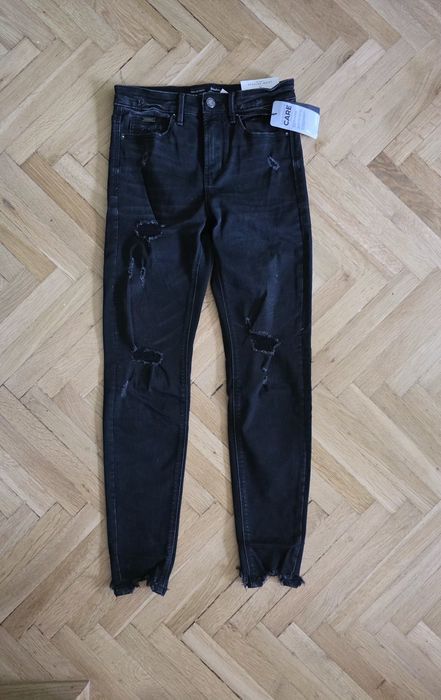 Stradivarius spodnie z przetarciami r. 36