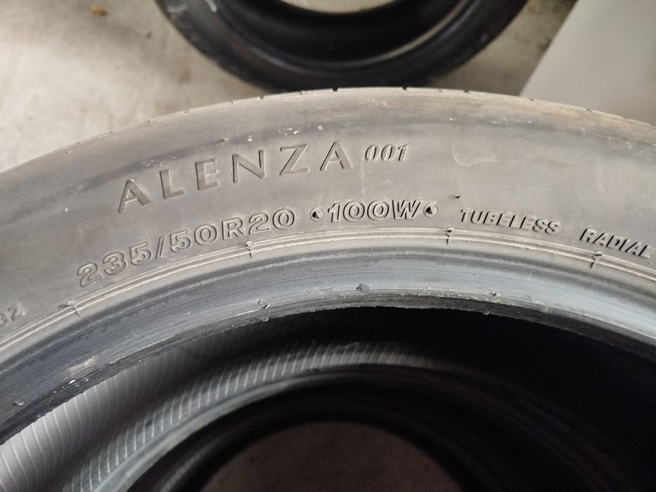 Opony Bridgestone alenza 235/50 R20  2022.