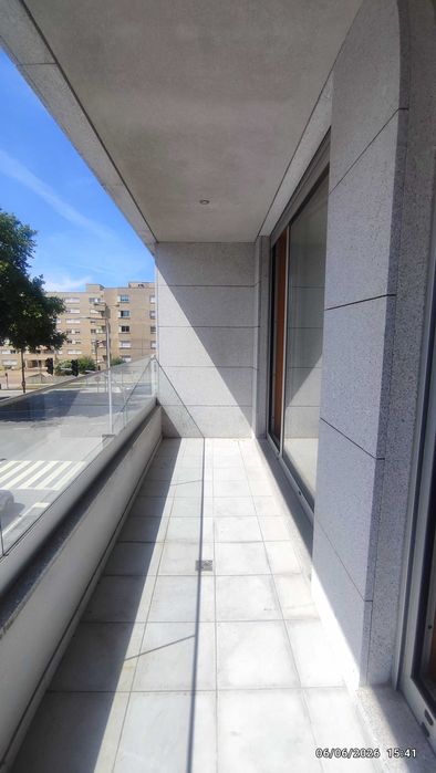 APARTAMENTO NOVO T-2 S/MOBILIA S/G HSJOAO