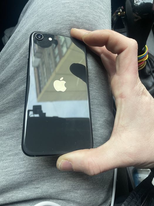 Продам iPhone SE 2020 256gb