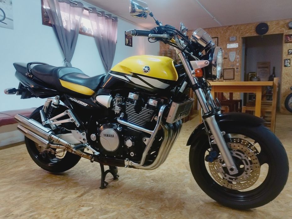 Yamaha XJR 1300  cc