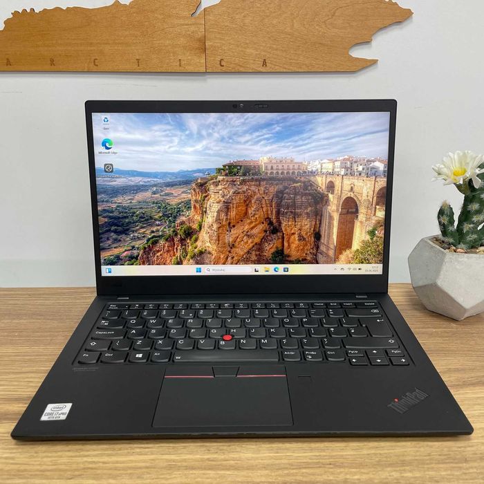 Lenovo ThinkPad X1 Carbon G8 14"FHD i7-10610U 16GB RAM 256GB Klasa A-