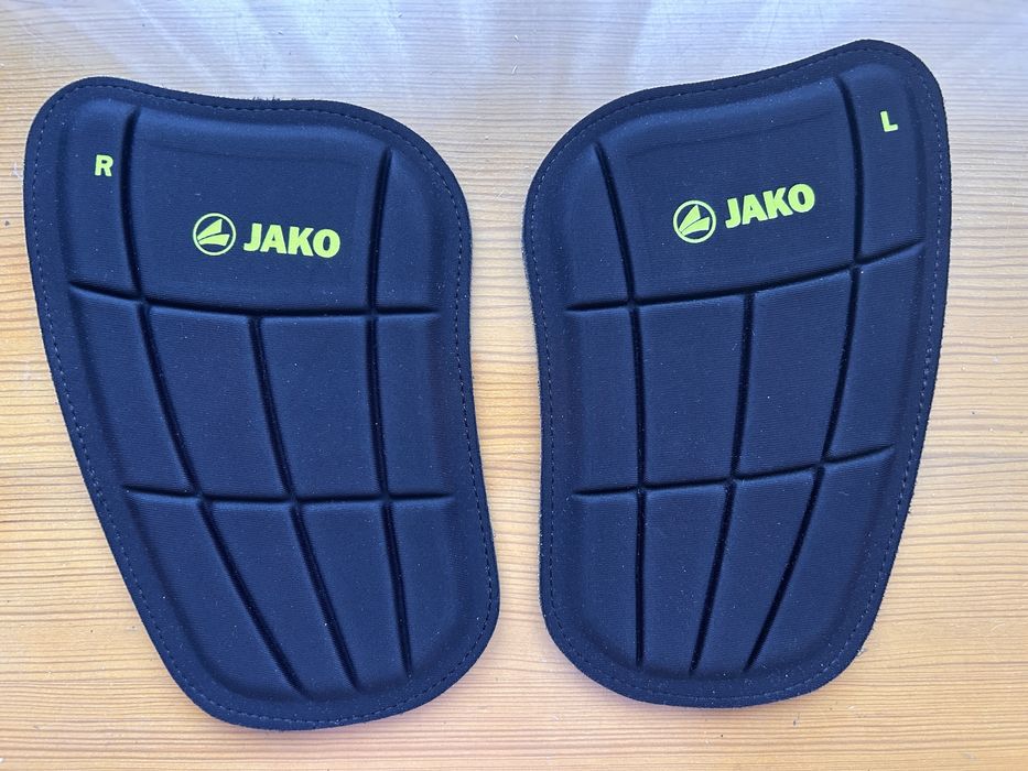 Nowe JAKO KEVLAR ochraniacze na piszczele piłka nożna